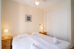 2 bedrooms, in-room safe, iron/ironing board, free WiFi