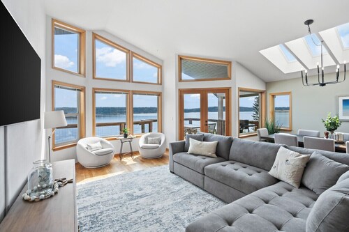 Brownsville Bay Lookout - Spacious 4 Bedroom Home!