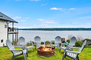 Terrace/patio - Brownsville Bay Lookout - Spacious 4 Bedroom Home! (Poulsbo)