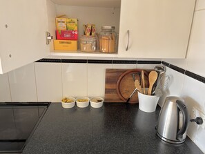 Fridge, microwave, oven, electric kettle - NEWCASTLE ||DARBY ST|| CENTRAL (Newcastle)