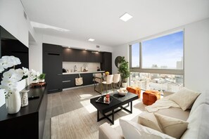 TV, ping pong - Penthouse 31th floor 2bedroom w/pool and parking (Miami)