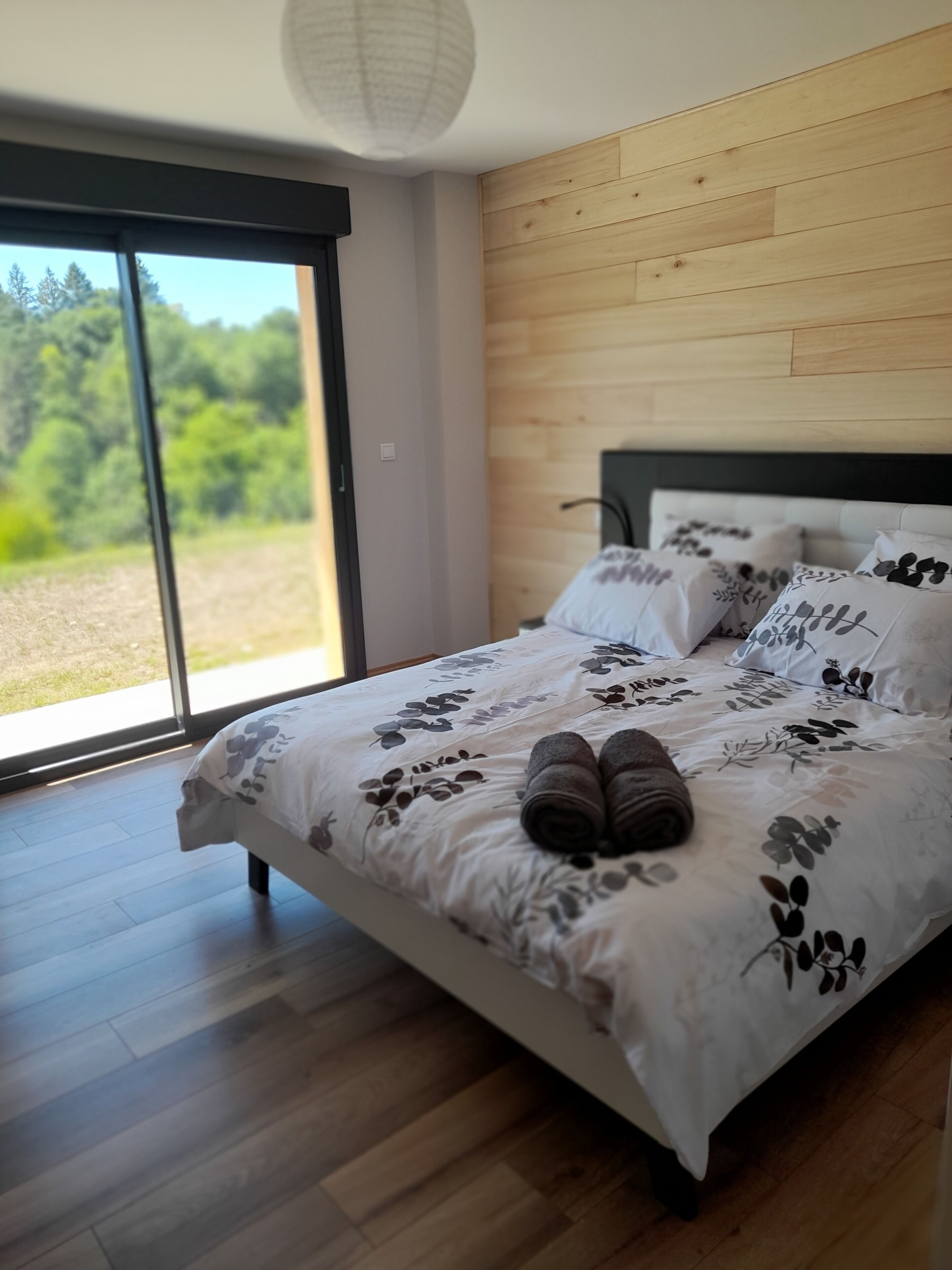 3 chambres, fer et planche à repasser, lit parapluie, draps fournis