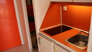 Private kitchen - Studio in Cap d'Agde with terrace and parking (Cap d'Agde naturisme)