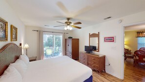 3 bedrooms, Internet, bed sheets - Pawleys Island Fairway Retreat 3BR Villa (Pawleys Island)