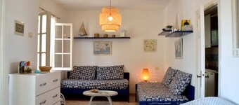 Spacious and bright apartment within walking distance of the beach