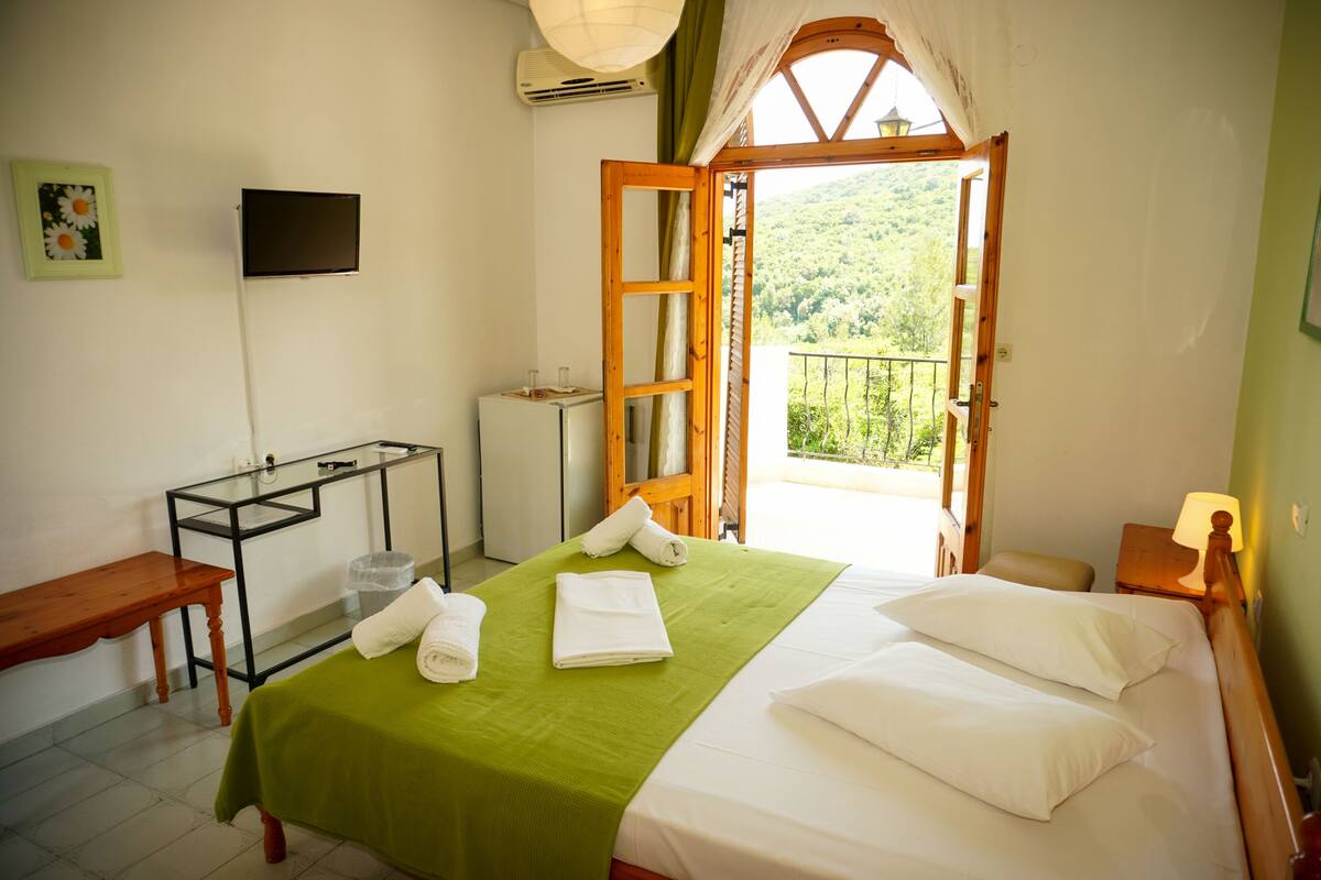 Basic Double Room, 1 Double Bed | Free WiFi