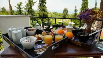 Bữa sáng kiểu Âu hàng ngày với phụ phí nhỏ