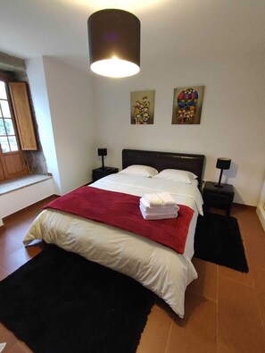 2 chambres, fer et planche à repasser, Wi-Fi gratuit