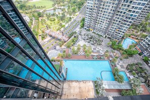 Standard Apartment, 3 Bedrooms | Balcony