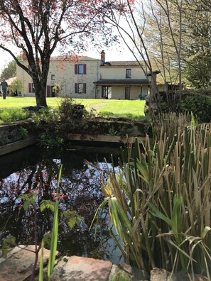 Property grounds - Former 17th century presbytery in the heart of La Vendée (La Copechagnière)