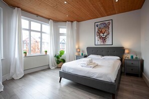 舒適單棟房屋 | 5 間睡房、熨斗/熨衫板、可攜式嬰兒床、免費 Wi-Fi