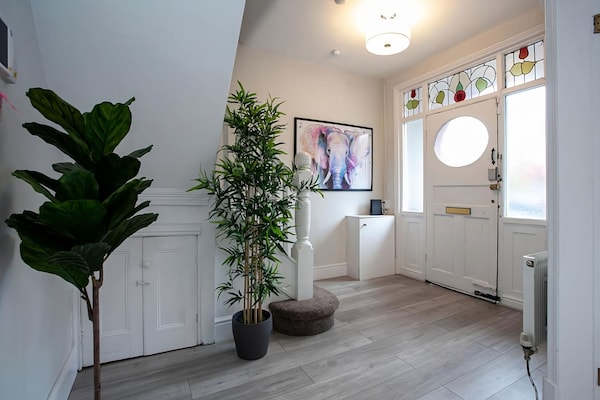 The Safari House - Ultimate Relaxation - Manchester