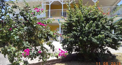 HEAVENLY VIEWS OF THE BAY AND MOUNTAINS OF DESHAIES