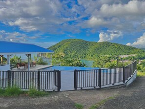 Property grounds - HEAVENLY VIEWS OF THE BAY AND MOUNTAINS OF DESHAIES (DESHAIES)