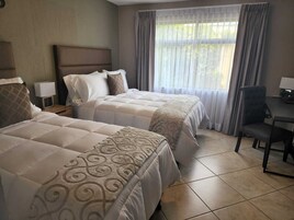 舒适三人房 | 羽绒被、免费 WiFi、床单