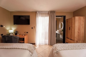 Down duvets, free WiFi, bed sheets