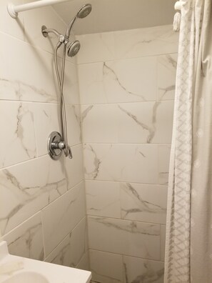 Hair dryer, towels, soap, shampoo - The Green House- Adorable, Chic -close to everything (Clearwater)