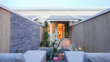 Pool Suite | ๋ฌด๋ฃ ๋ฏธ๋๋ฐ ํ๋ชฉ, ์ฑ
์, ๋ฌด๋ฃ WiFi