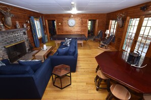 Televisor intel·ligent i llar de foc 