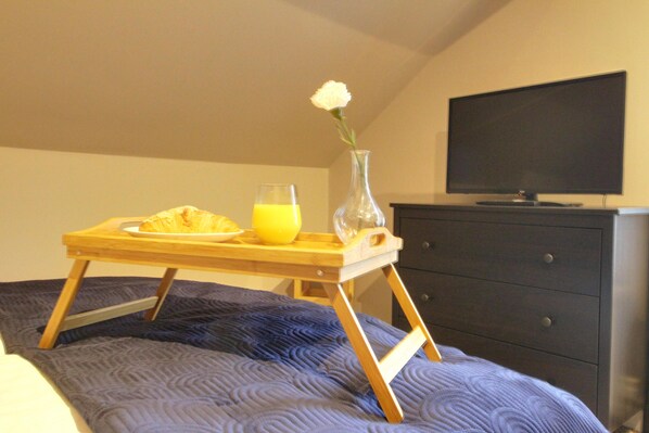 4 bedrooms, WiFi, bed sheets