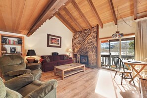 TV - Snowcreek 91: Nice, Dog Friendly, Close to Red Lin (Mammoth Lakes)