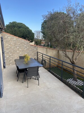 Outdoor dining - House la londe (La Londe-les-Maures)
