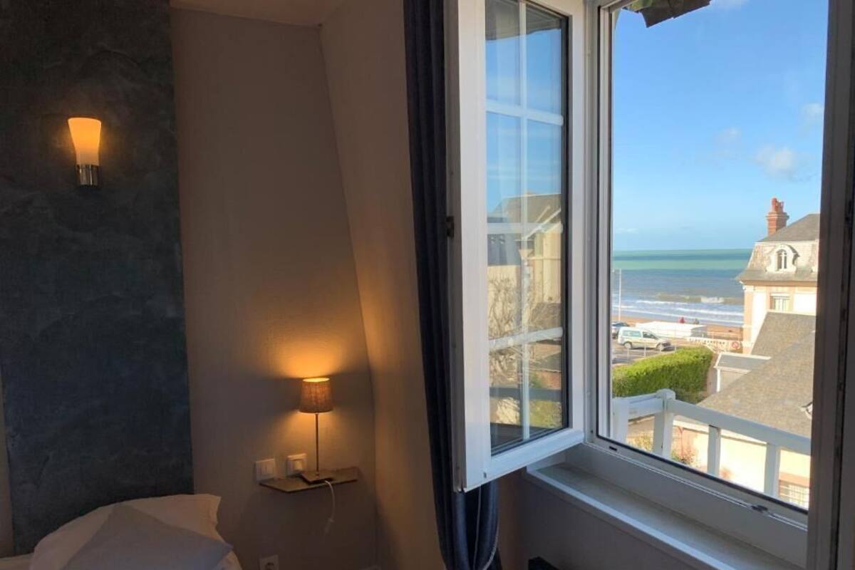 Minibar, coffres-forts dans les chambres