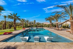 A heated pool - SDR Hideaway! Misters, Saltwater Pool/Spa, Putt Putt! (Thousand Palms)
