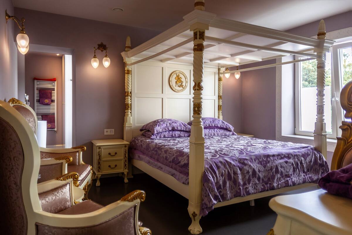 Quarto casal luxo | Roupas de cama premium, edredons de pluma, camas com colchões pillow-top