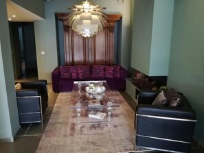 薄型テレビ、床暖房