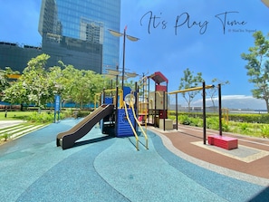 Zona de juegos infantil al aire libre