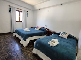 Quarto triplo standard | Roupa de cama