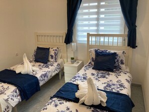 2 bedrooms, iron/ironing board, free WiFi, bed sheets