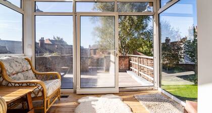 Country House with walled garden in center of town