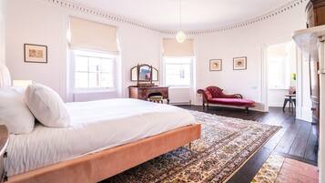 6 bedrooms, iron/ironing board, travel crib, free WiFi