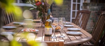 Country House with walled garden in center of town