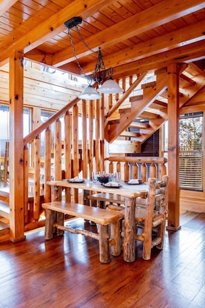 Dining - Dog Friendly Cabin, Hot Tub, 10 Mins to Dollywood   |   3 Decks with Views, Sleeps 10, Near Pigeon Forge & Smoky Mountains, Cozy Living Space, 24/7 Support (Sevierville)