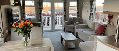 Smart TV y chimenea