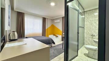 Habitación romántica | 1 habitación, ropa de cama de alta calidad y minibar