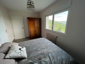 7 soverom, skrivebord, strykejern/-brett og wi-fi (inkludert)