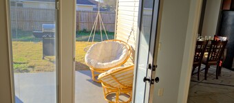 Rarely found very spacious beach house with work space, pet friendly