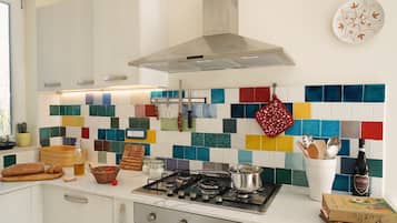 Refrigerador, horno, parrilla de estufa y lavavajillas