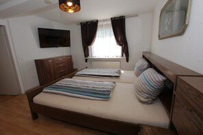 Comfort Apartment | Premium bedding, down comforters, laptop workspace