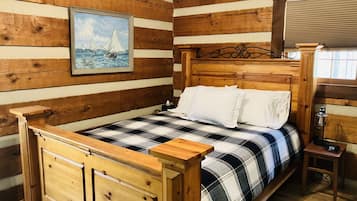 2 bedrooms, desk, iron/ironing board, travel crib