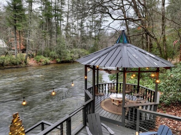 Property grounds - Riverside Hideaway | Free Night Offer! (Blue Ridge)