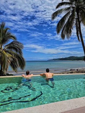 Piscine extérieure, piscine chauffée