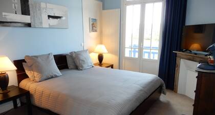 CAPRICES DE PLAGE Room with double bed, whirlpool bath, nice balcony, view 300 m from the beach