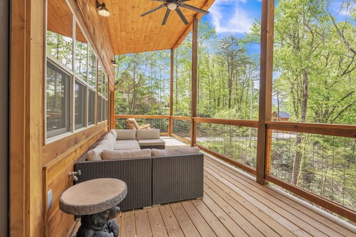 New Sugarloaf Pool Cabin Hot Tub/Game Room/Min. from Smokys & Arts Center
