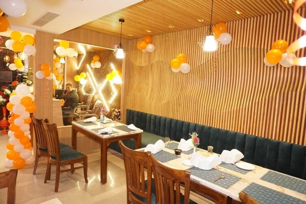 Restaurant - Hotel Mayra Grand (Amritsar)