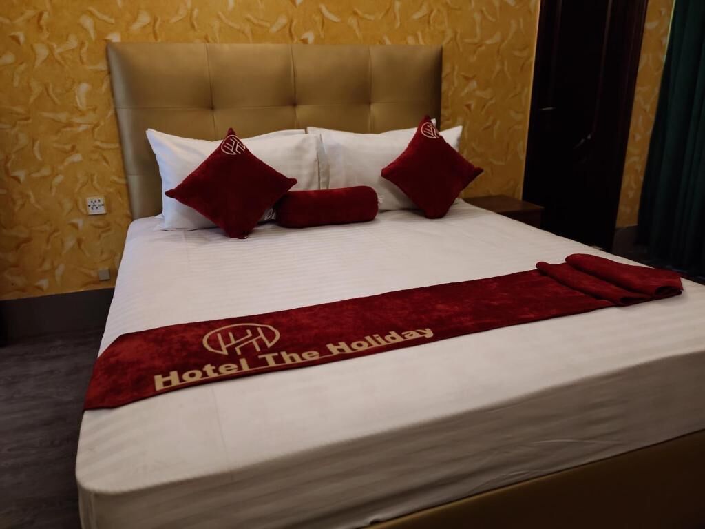 deluxe double or twin room | iron/ironing board, free wifi, bed sheets